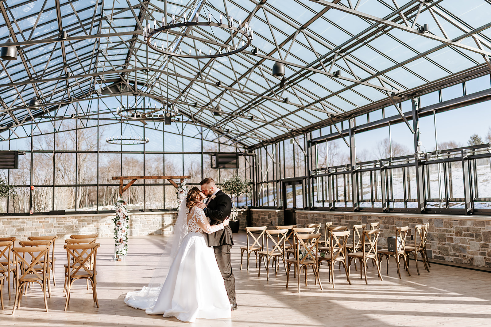 Why Choosing the Right Wedding Photographer Matters for a Meaningful Wedding Experience