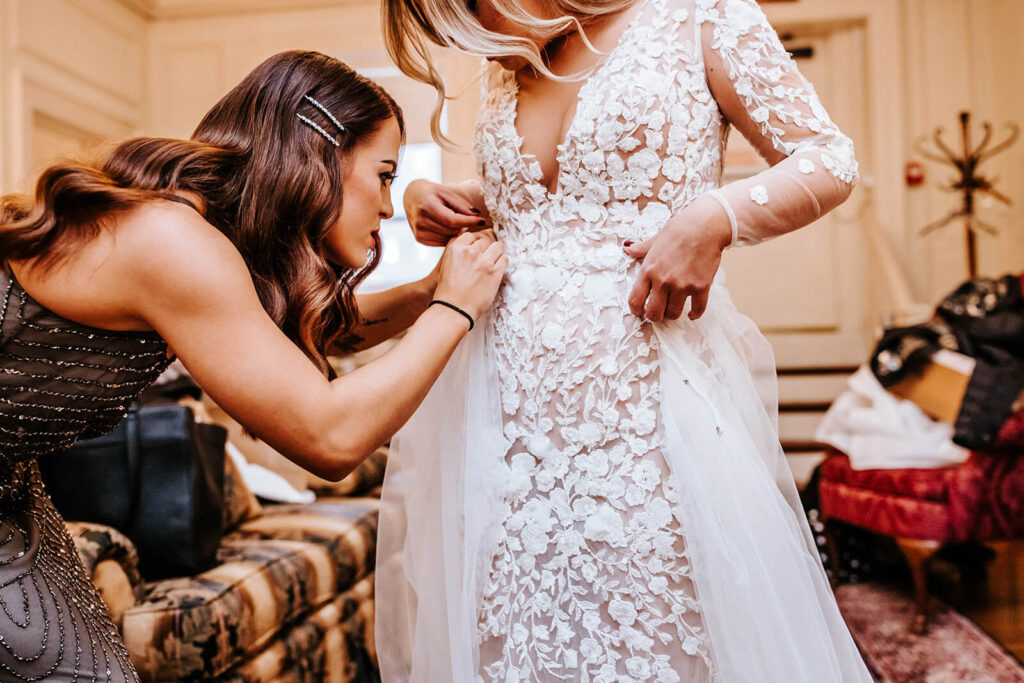 wedding dress setting up